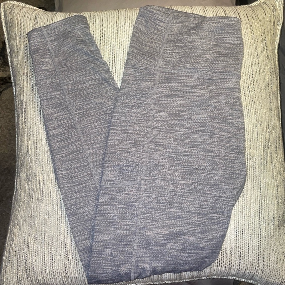 Like New! Fleece lined active leggings w/ pockets